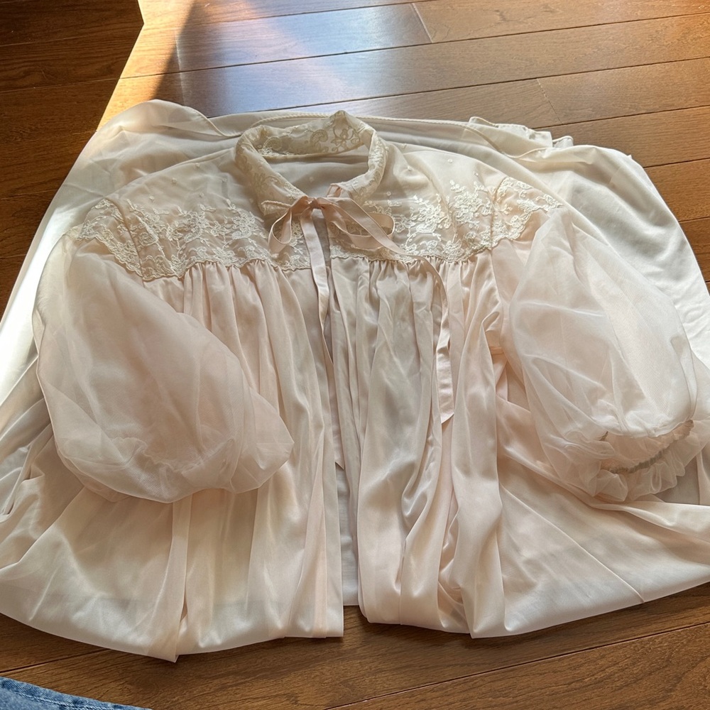 Elegant Sheer Lace Robe